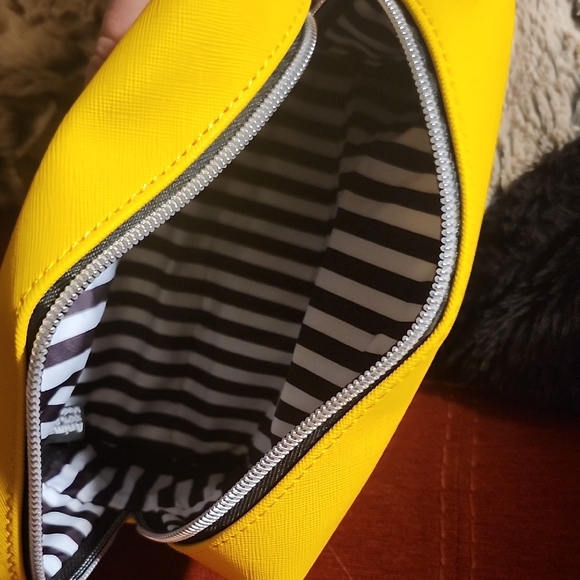 Marc Tetro Yellow NYC Taxi Travel Cosmetic Pouch - Picture 5 of 5